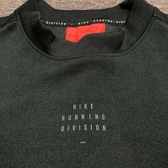 Nike Womens Dri-FIT Run Division Running Crewneck Sweatshirt Large DD5263-010 - Picture 2 of 11